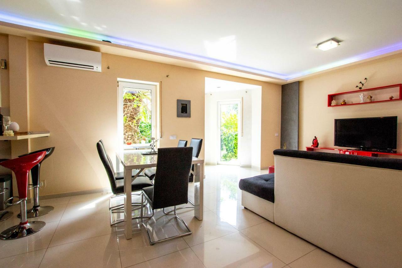 Jela Apartment 7 Пула Екстериор снимка